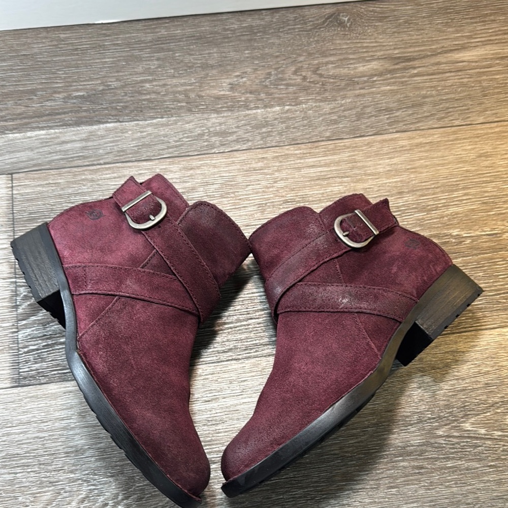 Born Women's Burgundy Suede/ leather Ankle Boots size 7.5 (b99) - Picture 1 of 9
